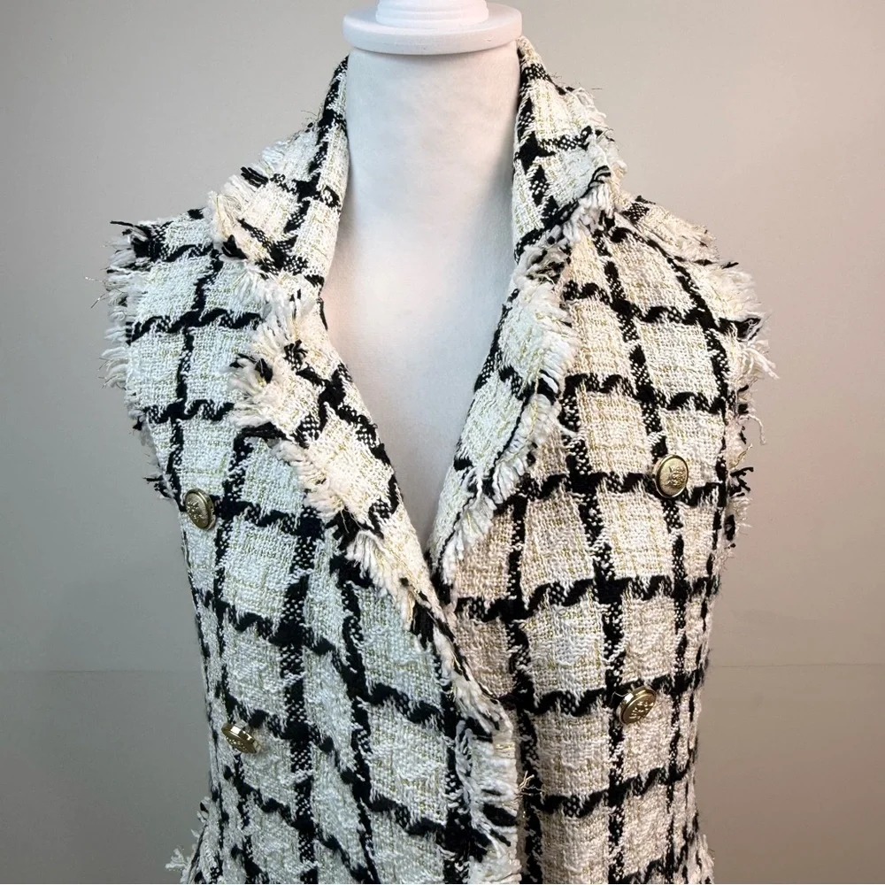 NEW Women’s Black & White Tweed Sleeveless Vest Jacket Gold Buttons Fringe Trim - Picture 15 of 16